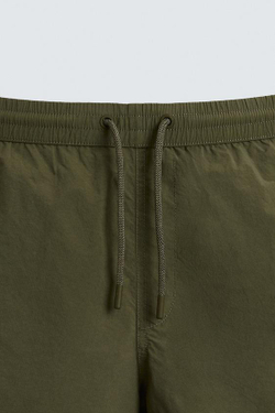 ZARA БАЗОВЫЕ ПЛАВКИ СРЕДНЕЙ ДЛИНЫ, ХАКИ