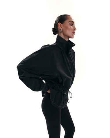 “Air jacket” Ветровка с драпировкой на молнии.