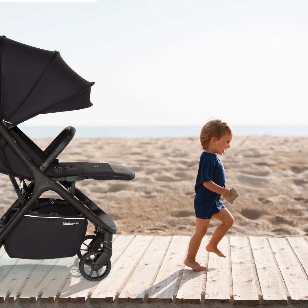 Прогулочная коляска Sweet Baby Aura Black