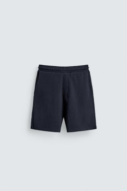 ZARA ШОРТЫ ИЗ ЖАТОЙ ТКАНИ СТРУКТУРЫ СИРСАКЕР, СИНИЙ