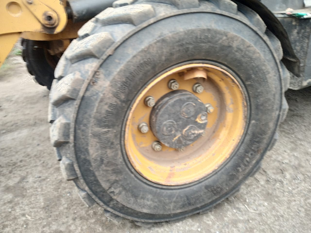 RUNMAX SE440 Экскаватор-погрузчик SE440TS (Дизельный, 4,8 л, 102 л.с., АТ)