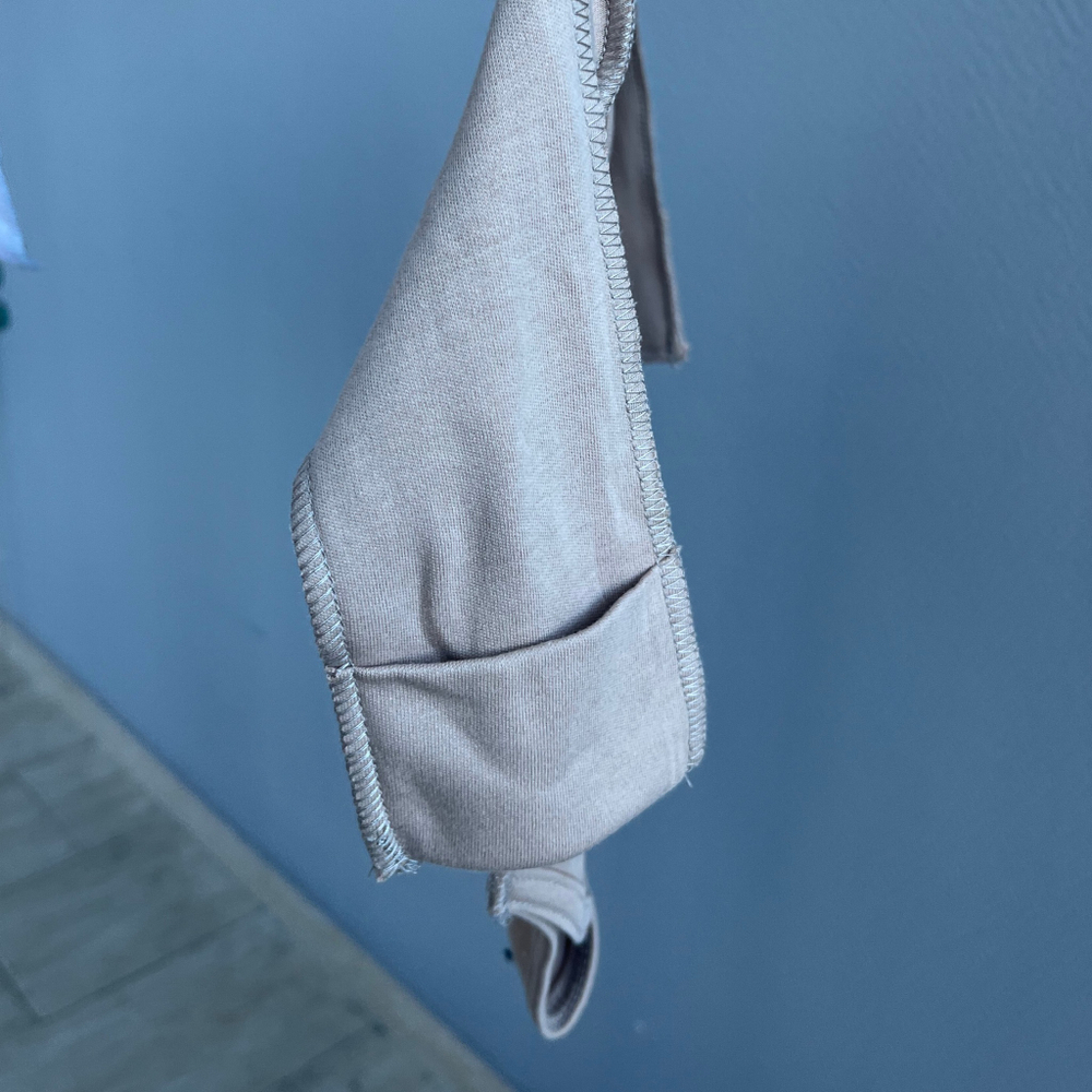 Боди с длинным рукавом на кнопках швы наружу с царапками 7369