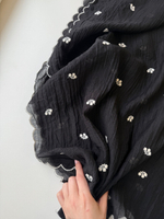 Вышивка (на чёрной жатой органзе)