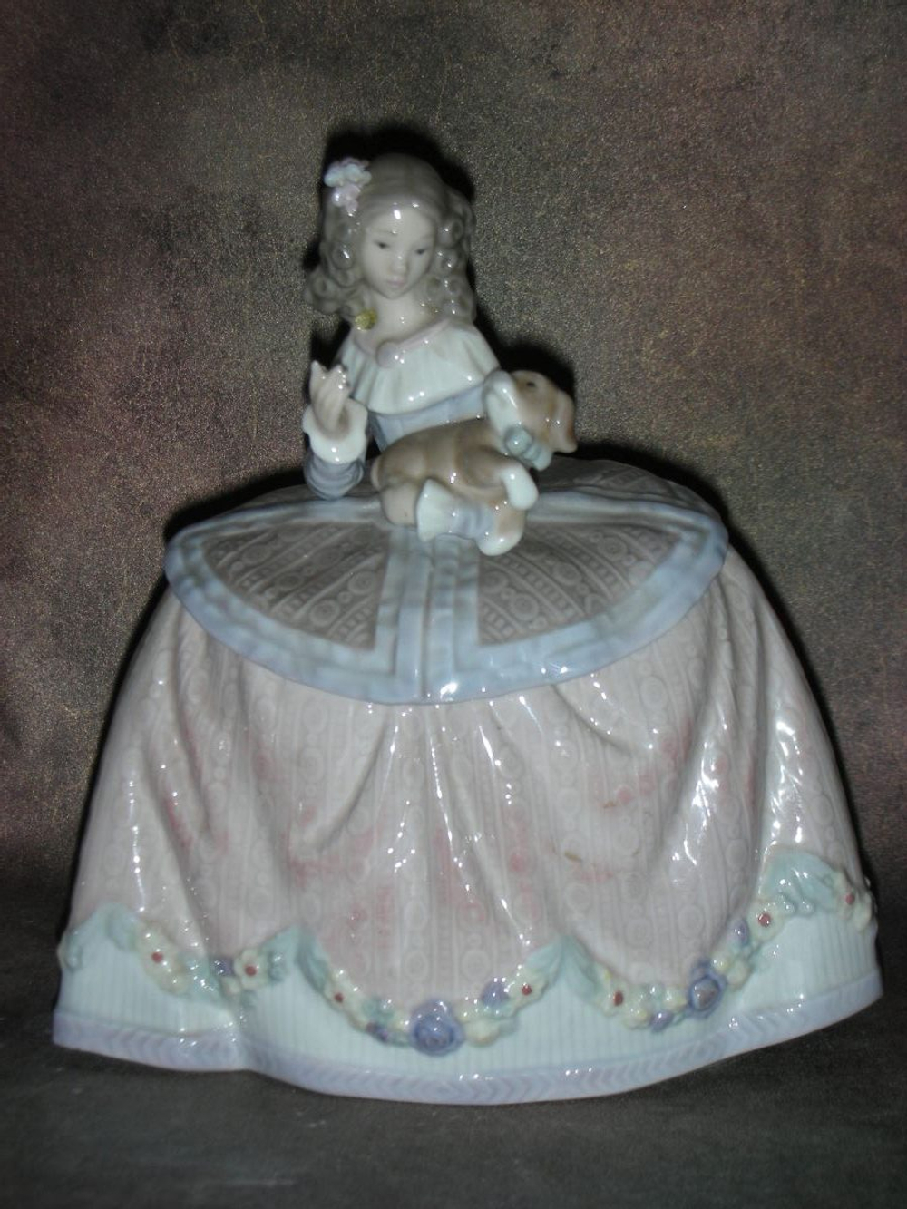 Статуэтка. Фарфор. Девочка Пилар со щенком. Lladro. Испания