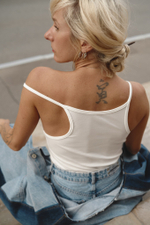 Майка из рибаны на бретелях lightyellow