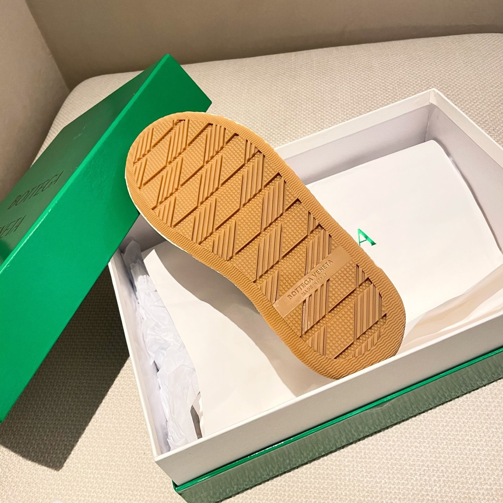 Bottega Veneta Sneaker (4 colors)