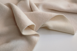 КРЕМ - Дабл фейс СВИТЕРОВКА / ПИКЕ (1391 Евгения) (к0 незначительно испачкан)