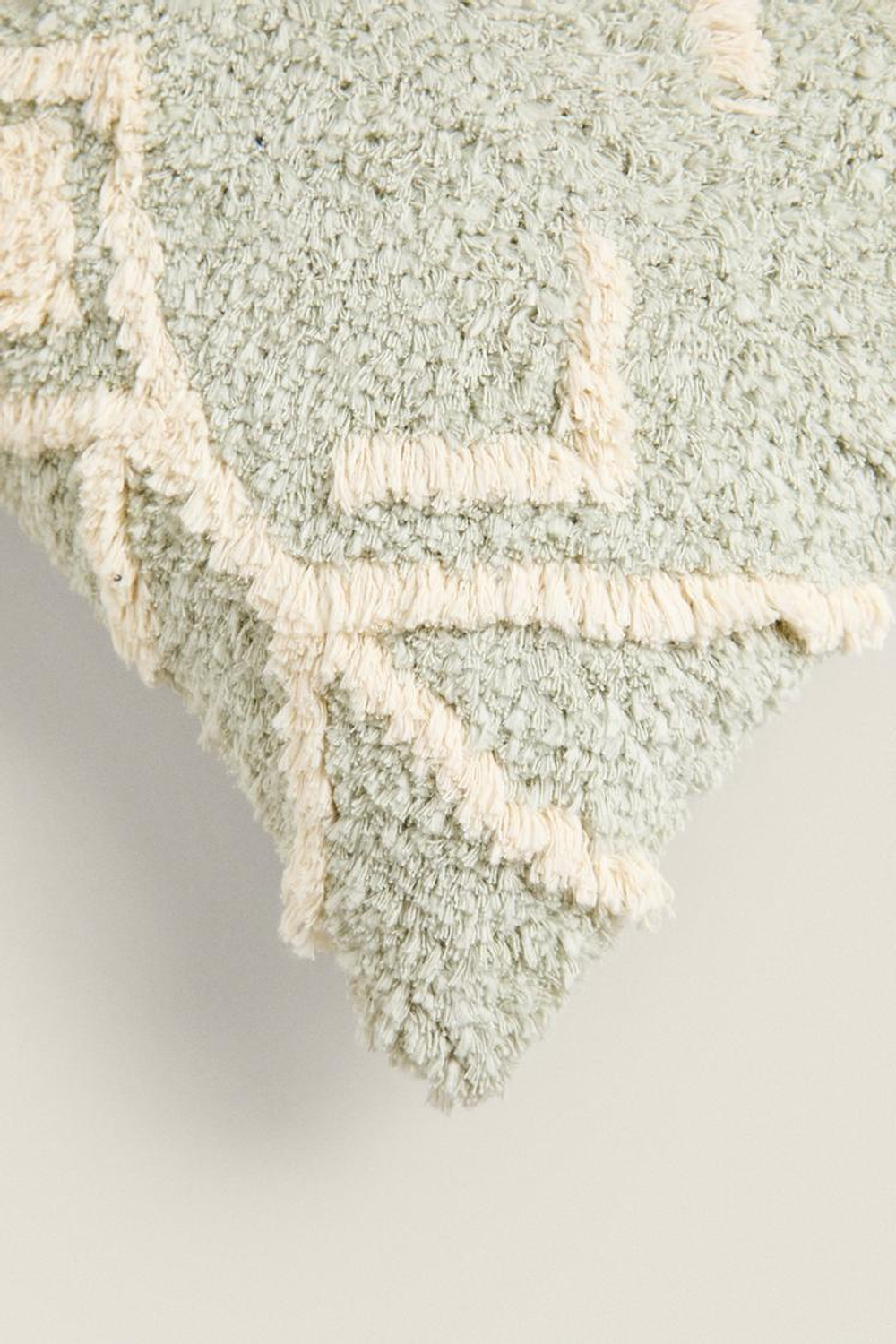 ZARA HOME ЧЕХОЛ ДЛЯ ДЕКОРАТИВНОЙ ПОДУШКИ С ВЫШИВКОЙ С ГЕОМЕТРИЧЕСКИМ УЗОРОМ, СВЕТЛО-ЗЕЛЕНЫЙ