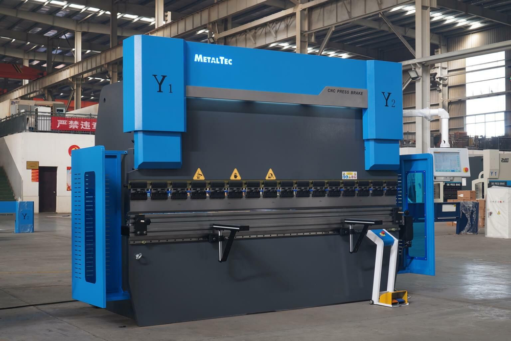 Листогибочный пресс с ЧПУ MetalTec HBC 135/3200 (4+1 ось, МТ-15)