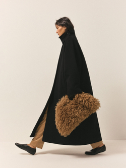 Клатч из эко-меха ламы