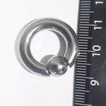 Кольцо сегментное (утяжелитель 1 шт.) для пирсинга, диаметр 13 мм, толщина 5 мм, шарик 8 мм. Медицинская сталь.
