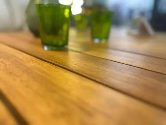 Комплект уличной мебели Elif из алюминия и дерева ироко, 2 кресла, диван и столик