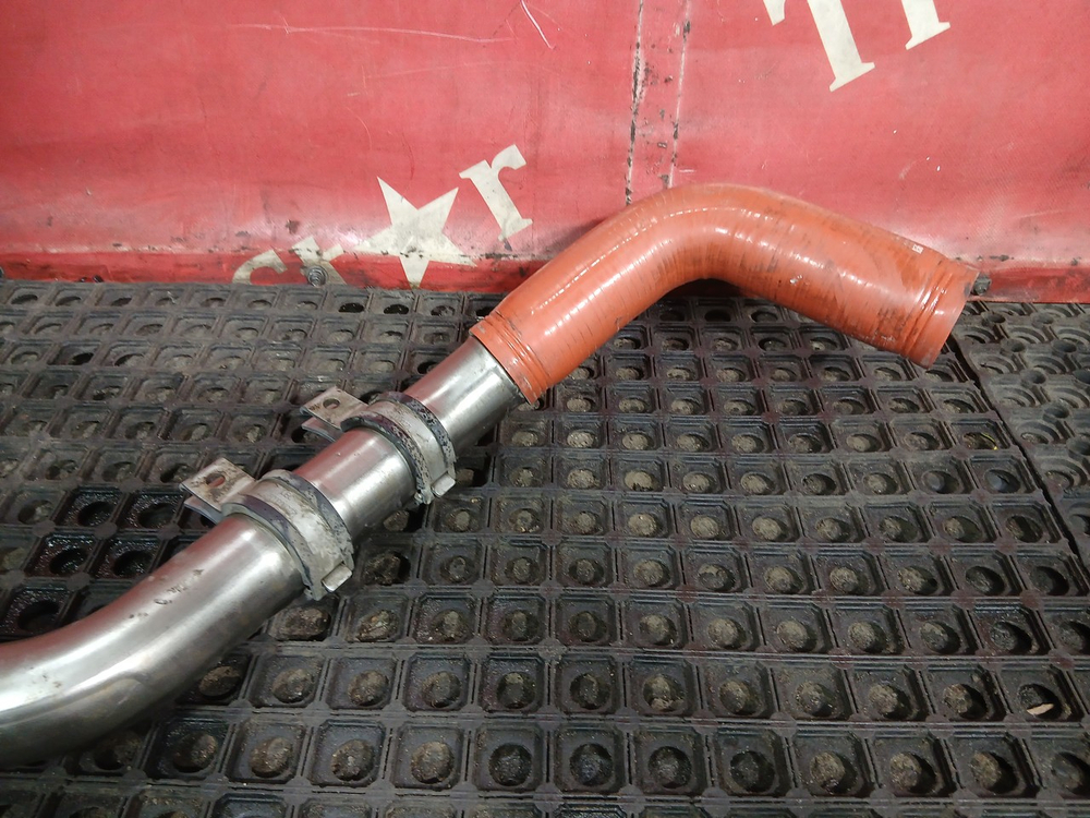 Патрубок охлаждения ретардера 2023г.