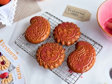 Рецепт ягодной цветной глазури