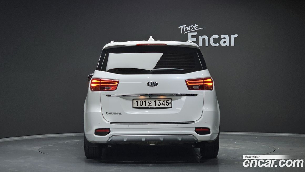 Kia The New Carnival (Sedona) Бензин 9-и местный Noblesse Special (03.2020)