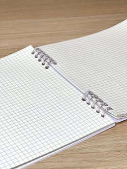 Блокнот квадратный в клетку 60л 195х210 мм сиреневый (8808-011)