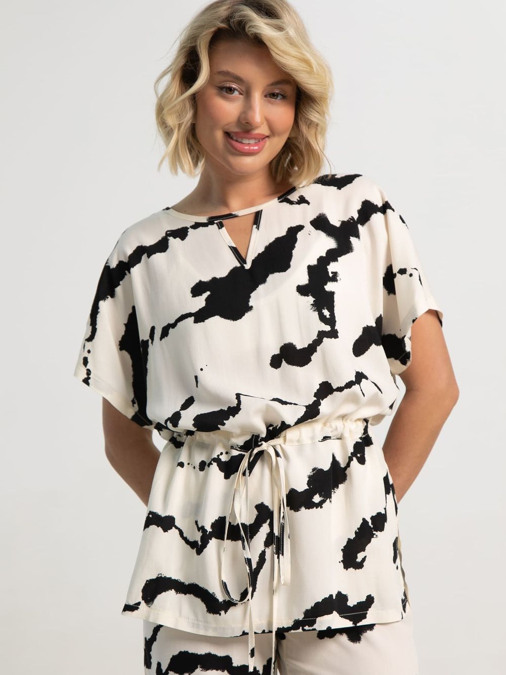 Костюм Аксиома успеха (черно-белый) К15893-5М LT Collection