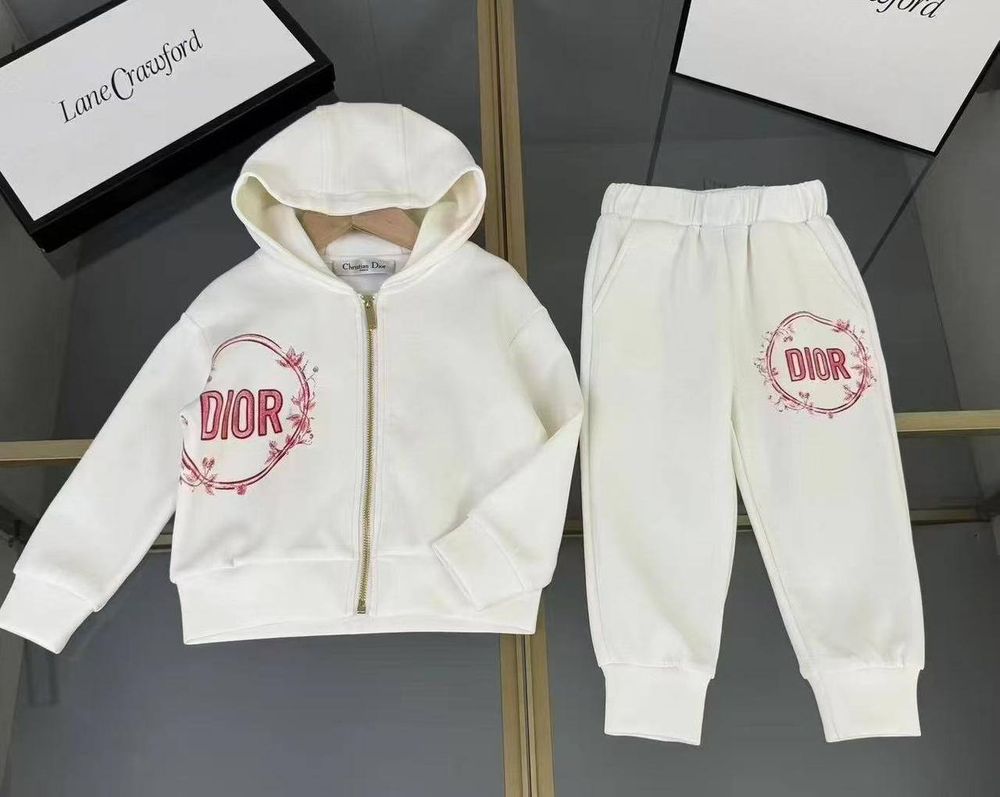 Костюм Dior