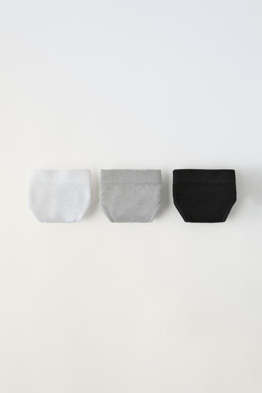 ZARA НАБОР ИЗ ТРЕХ БЕСШОВНЫХ ТРУСОВ, БЕЛЫЙ