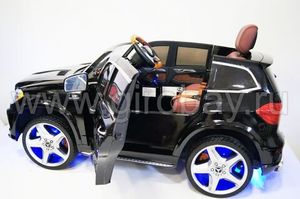 Детский электромобиль River Toys Mercedes-Benz GL63 A999AA черный