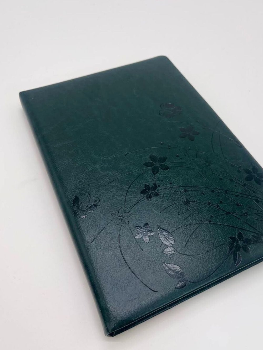 Блокнот 135 л. В5 25*17,5 см лин. т.зеленые цветы (7670-10)