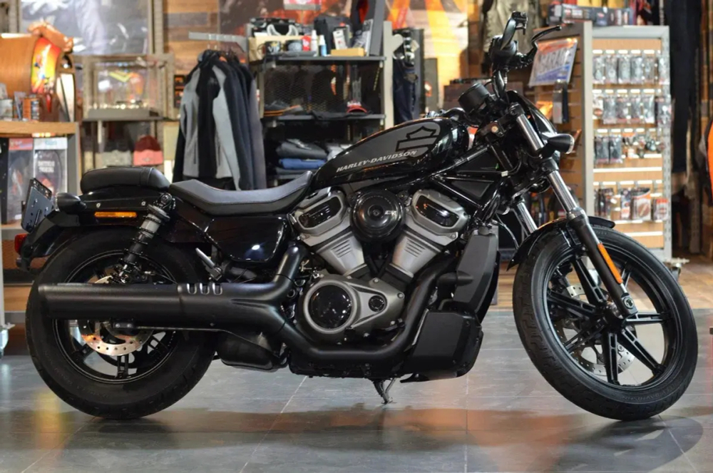 Nightster 975 Harley-Davidson "BLACK" 2022