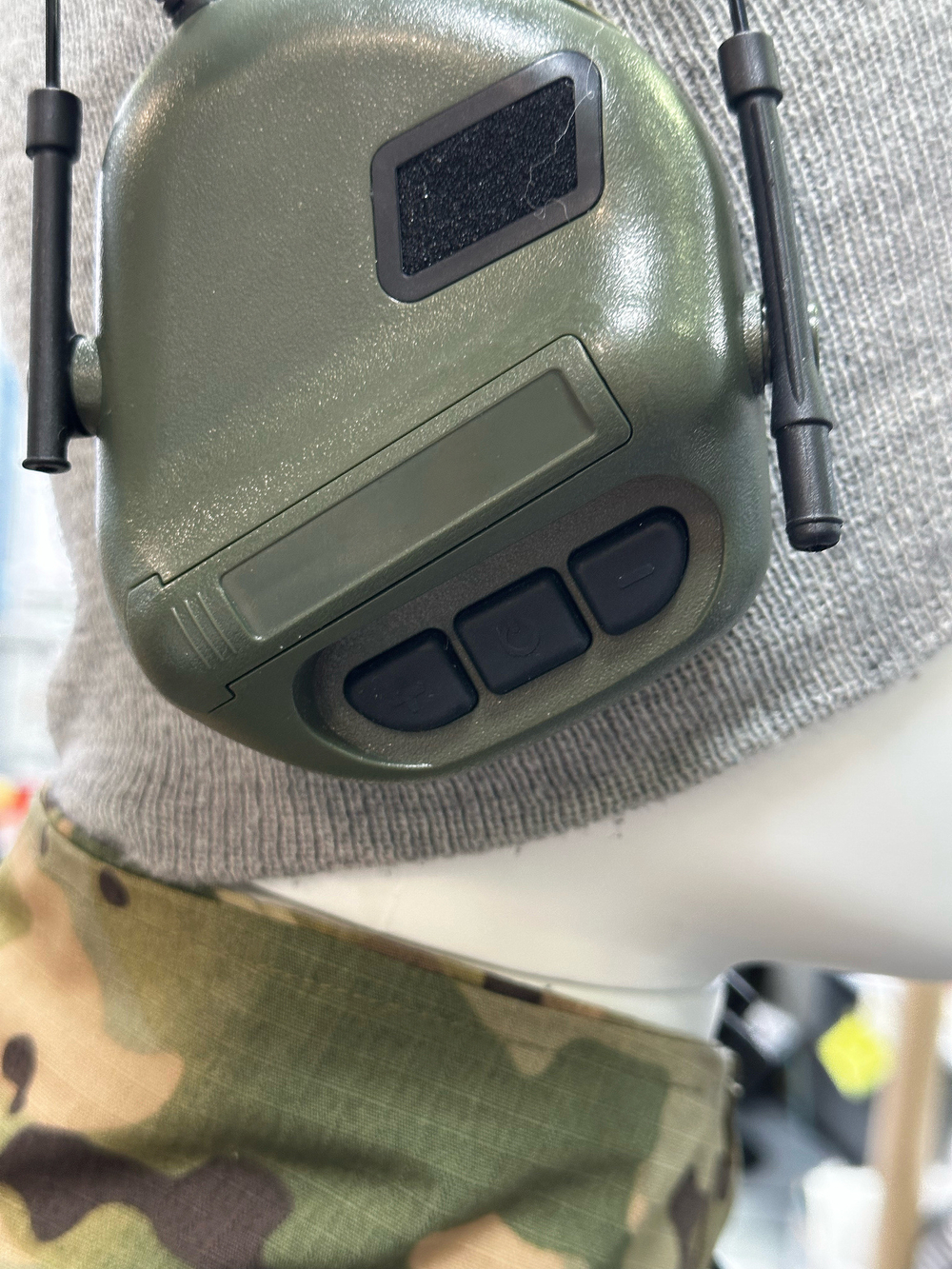 COMMUNICATION HEADSET V" тактические наушники для стрельбы. (Возможно крепление на шлем, крабы в комплекте)