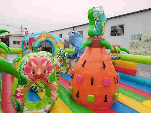 Коммерческий надувной батут "Хамелеон и динозавры" 12*6*6 м