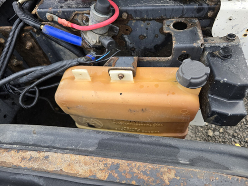 Бачок отопителя 7L