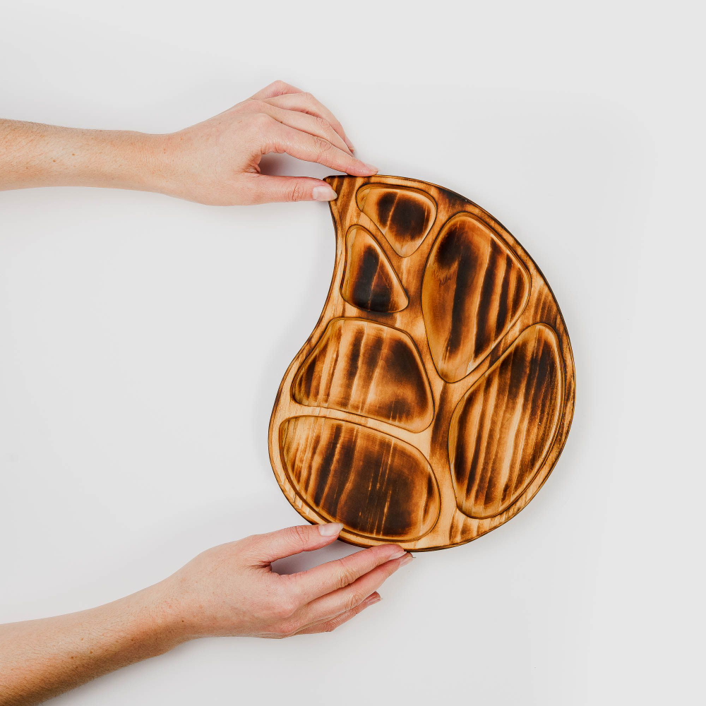 Деревянная менажница "Лист" из кедра