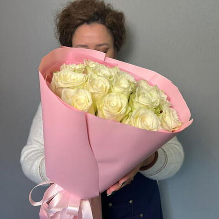 Букет из белых роз 15шт