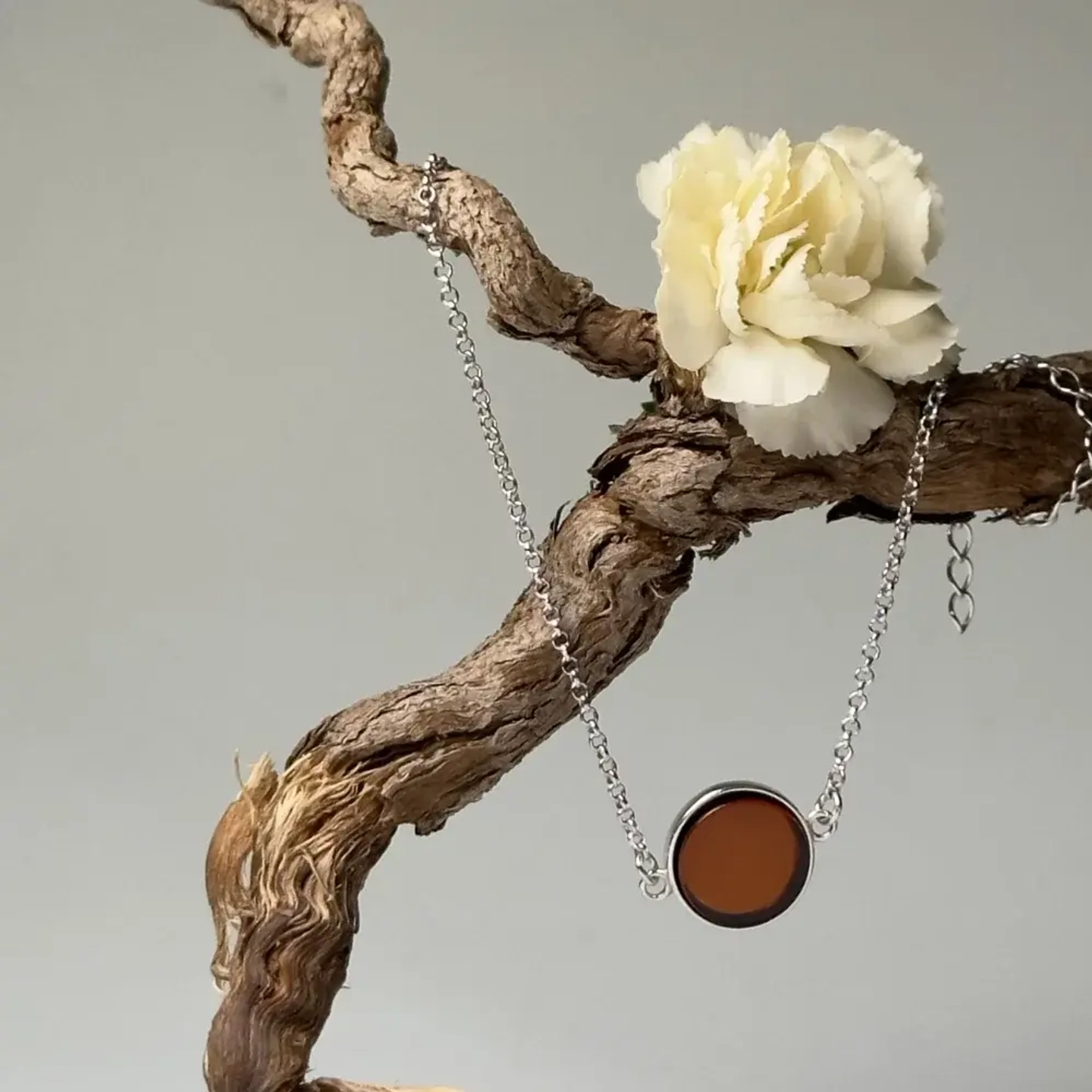 Браслет Круг с вишневым янтарем