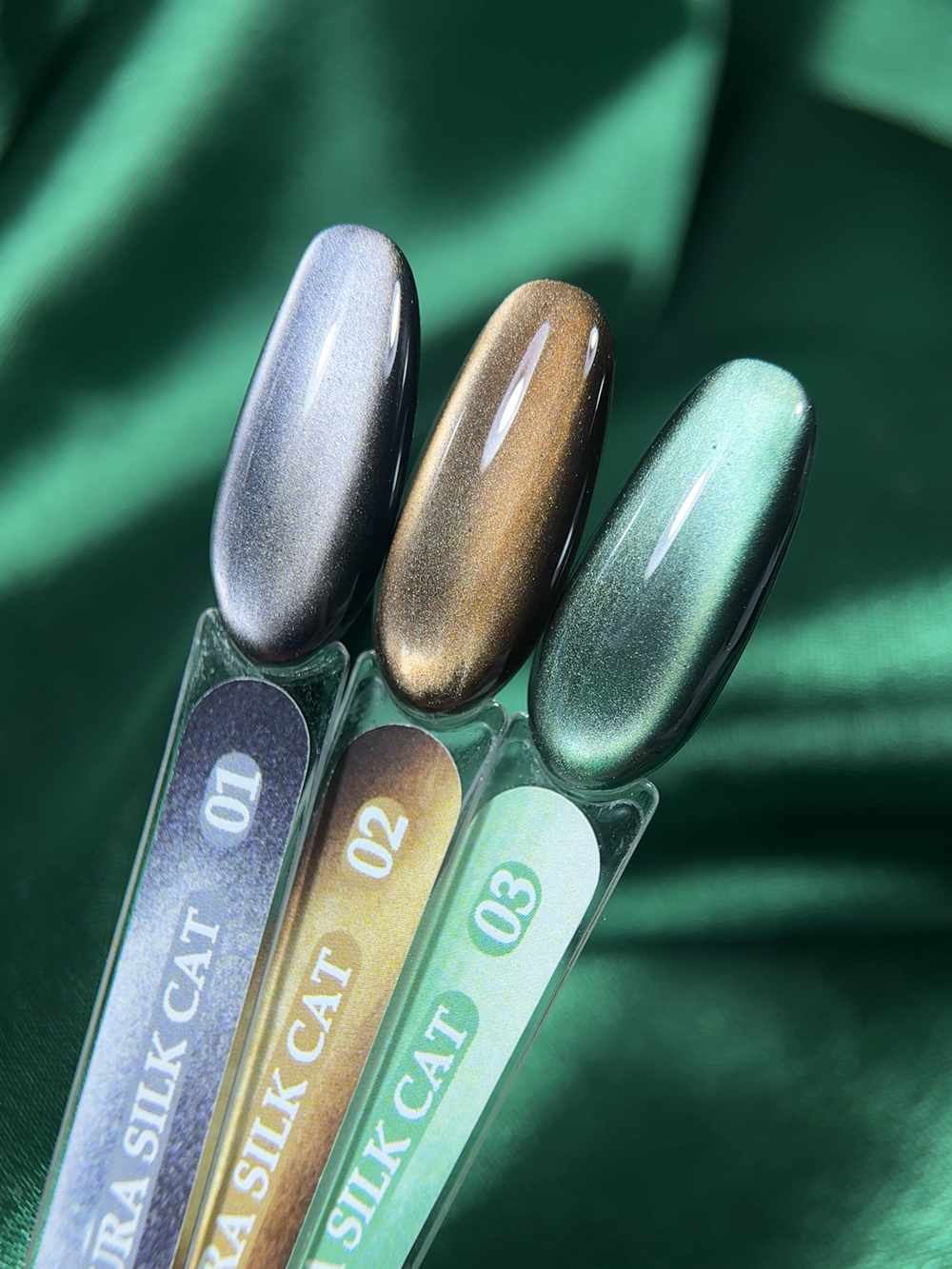 ENIGMANIC AURA Silk Cat Gel Polish with Cat's Eye Effect, 10 ml. #01