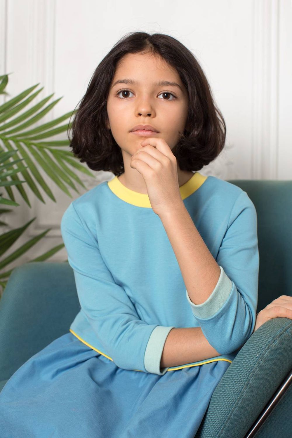 Голубое платье с кантом