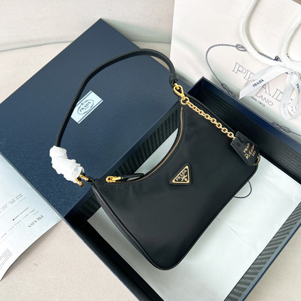 Prada Re-Edition 2005 Re-Nylon