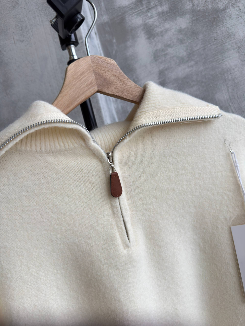 Свитер жен. 813-2 мол.