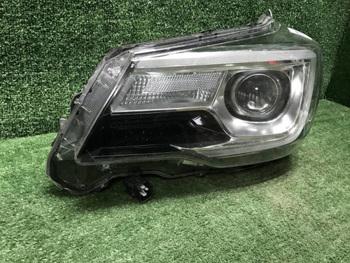 Битая Фара левая Subaru Forester SJ (16-19) LED