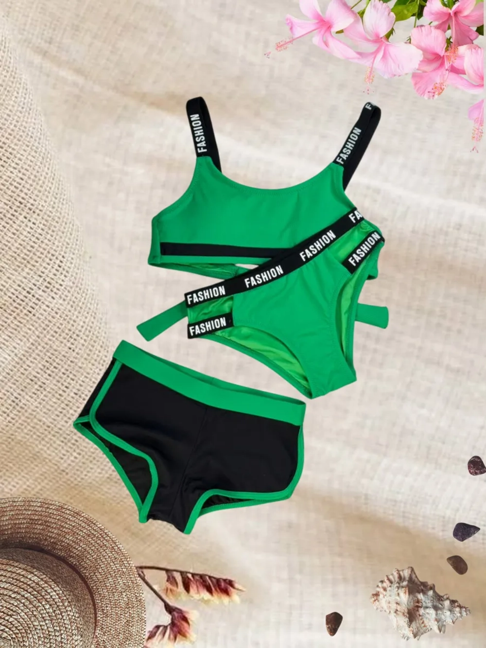 Раздельный спортивный купальник плавками и шортиками