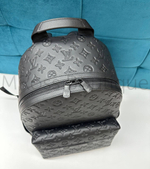 Мужской черный рюкзак Louis Vuitton Discovery PM с узором монограм