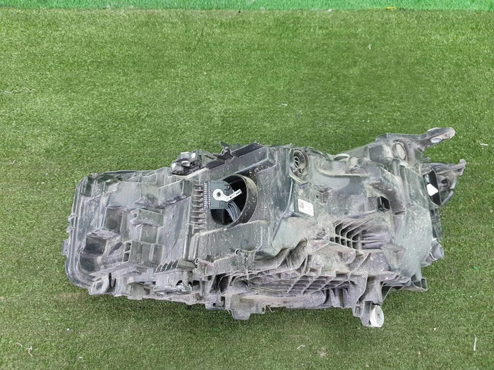 Фара правая BMW 7er G11 G12 (2019-2022) LED