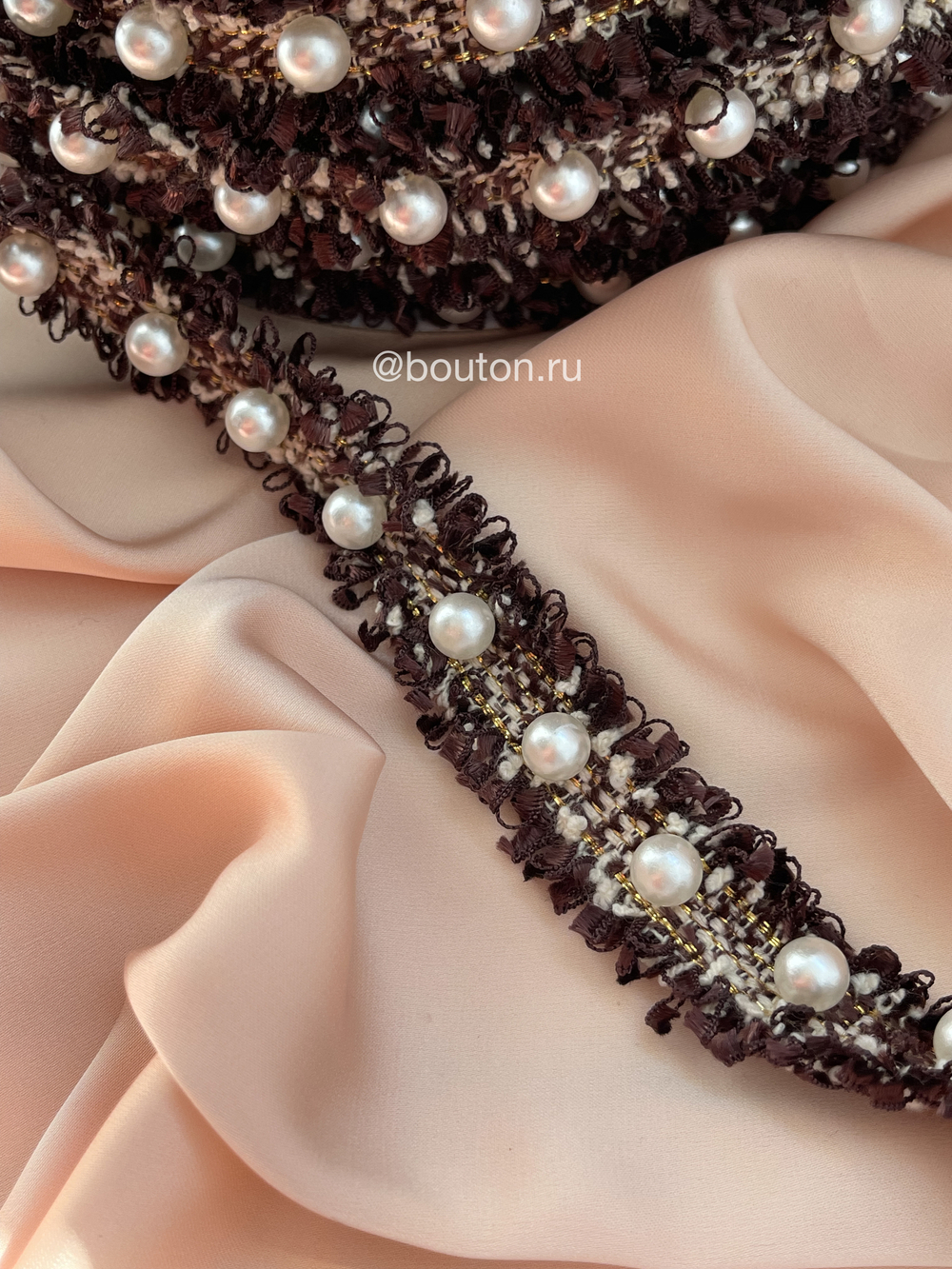 Тесьма коричневая с жемчугом твид