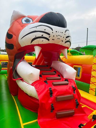 Коммерческий надувной батут «Сафари-Тигр» 10*9*8м, с двумя горками