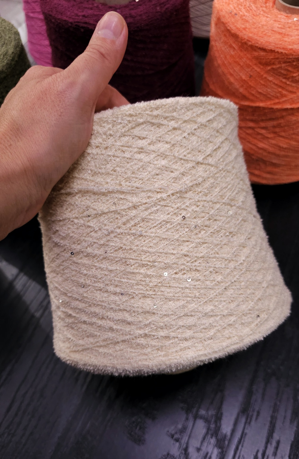 Итальянская бобинная пряжа от производителя Lanificio Dell'Olivo art. KIR , Состав 100% Хлопок + Пайетки, Длина 440м/100гр.