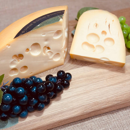 Сыр полутвердый «Маасдам» Кобринский, жирность 45%
