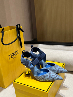Fendi Colibri Pumps