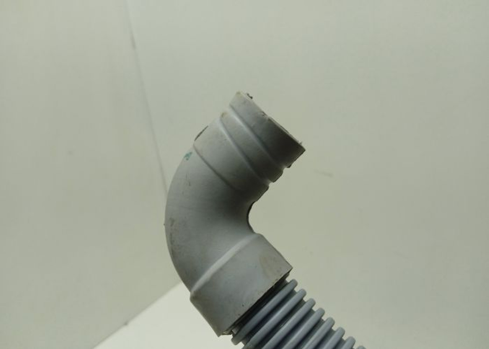 ITWA51051G кт131 Сливной шланг для стиральной машины с вертикальной загрузкой Indesit б/у