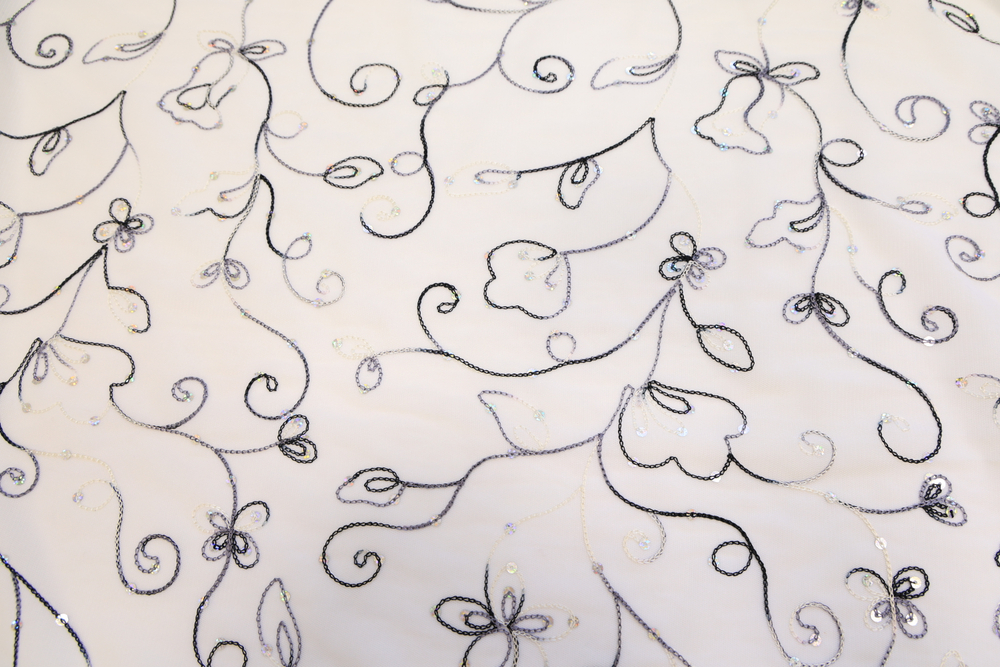 Пайетки на сетке черная вышивка