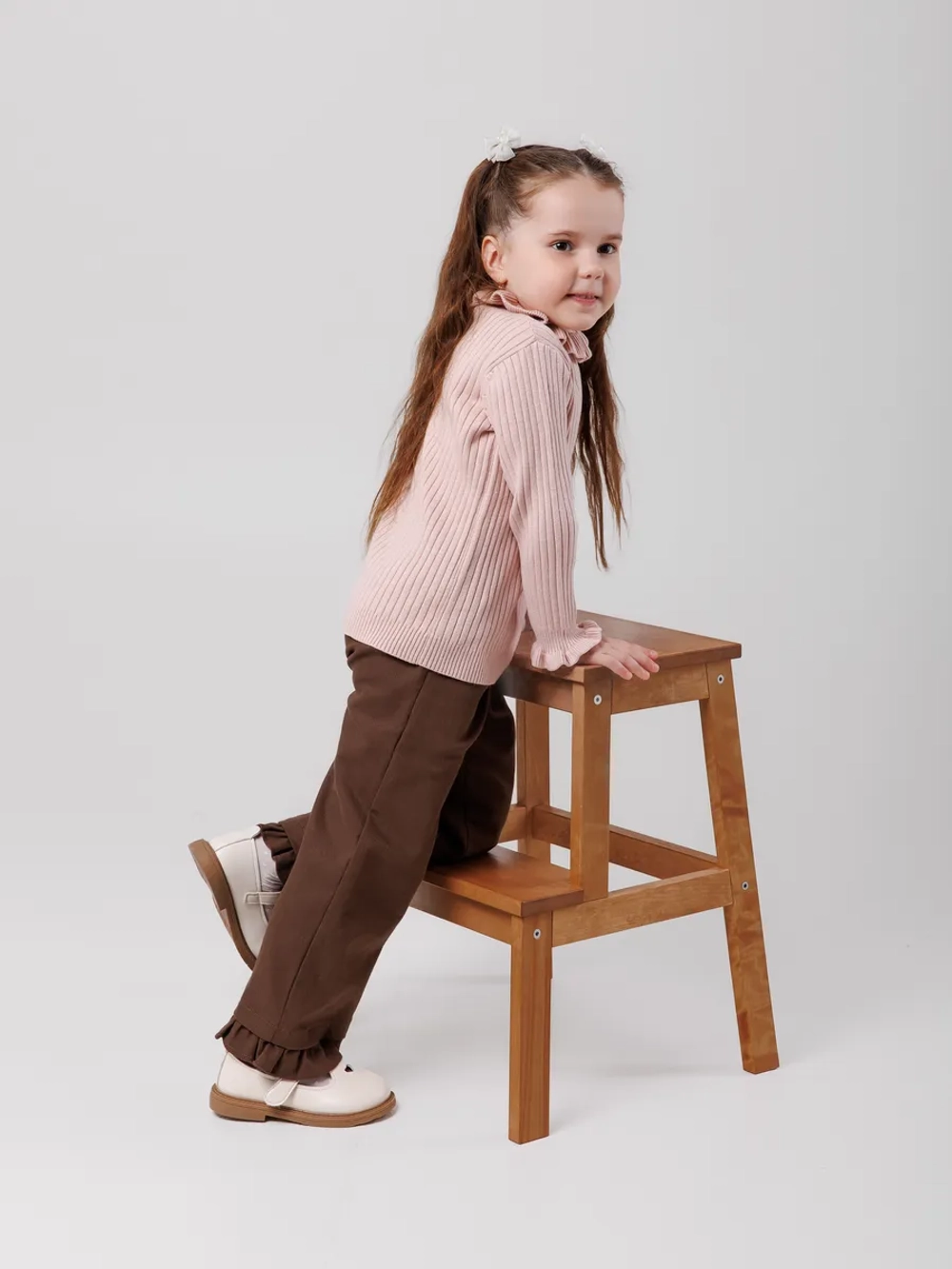 Джемпер для девочки с воланами