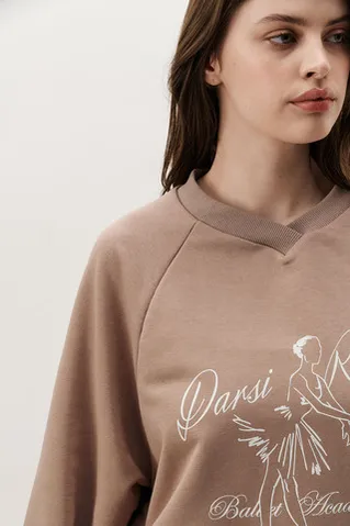 Свитшот с V-образным вырезом цвета капучино