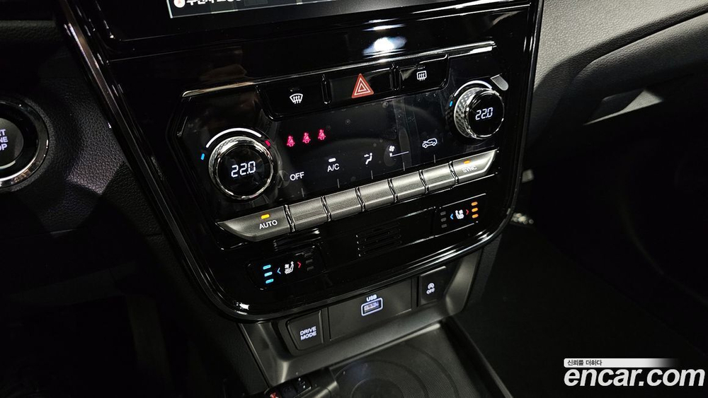 KG Mobility (Ssangyong) Very New Tivoli Бензин 1.5 2WD (11.2023)